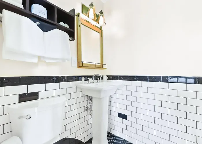 St. Michael, Bw Premier Collection Hotel Prescott